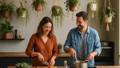 Decoração natural como usar plantas suspensas para criar movimento em áreas gourmet