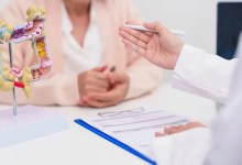 Caixa do medicamento Fruzaqla usada no tratamento de câncer colorretal metastático