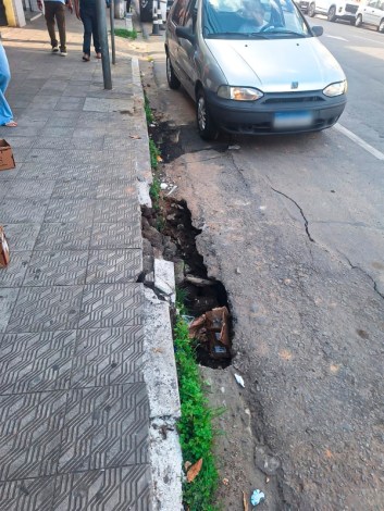 Avenida Primeiro de Junho terá interdição parcial no Centro de Divinópolis para manutenção na rede